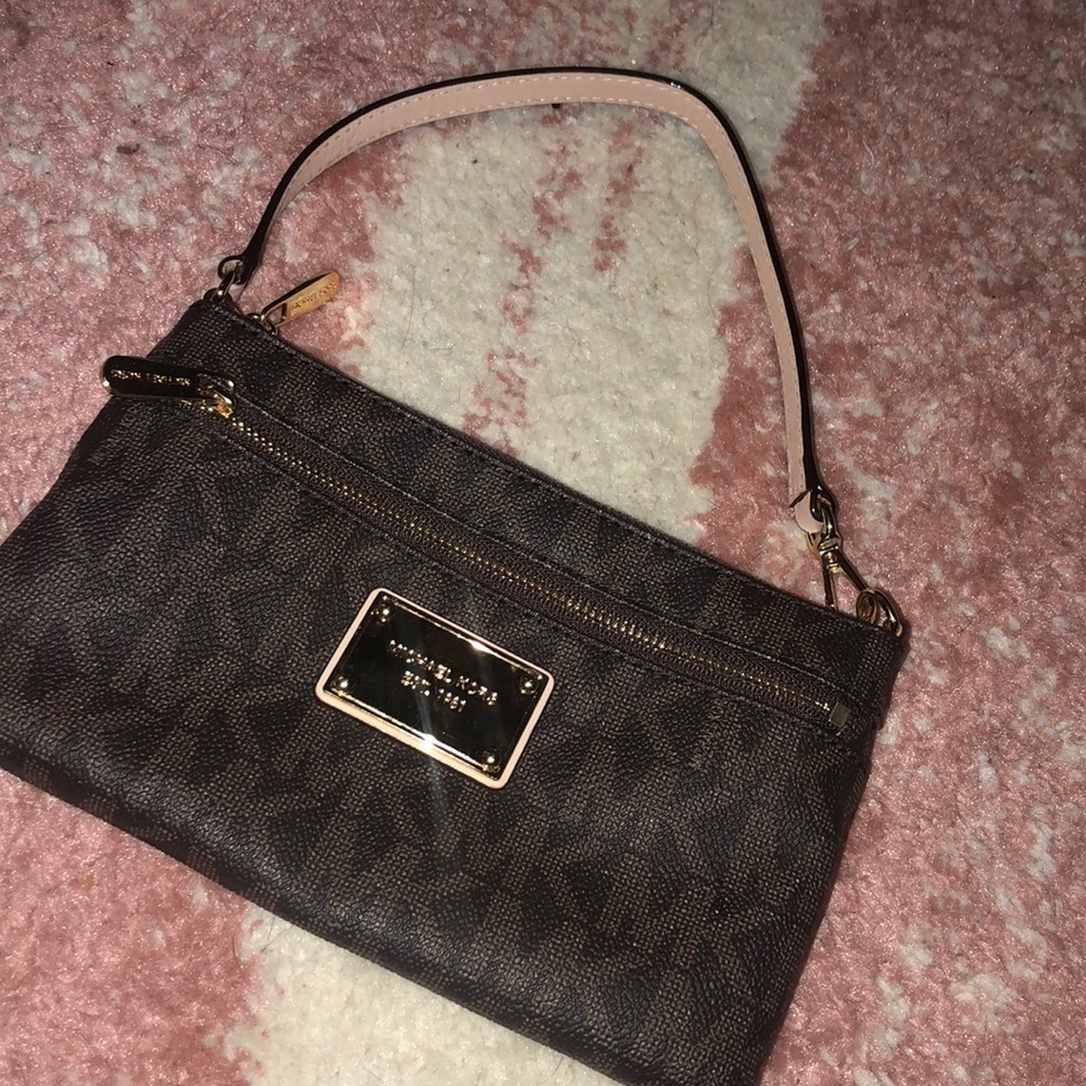NWOT Michael Kors wristlet